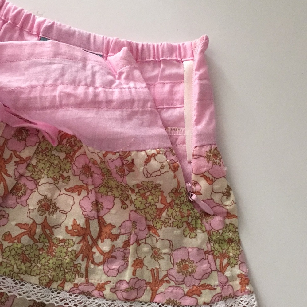 Ga Ga Chic Skirt - Picture 4 of 6